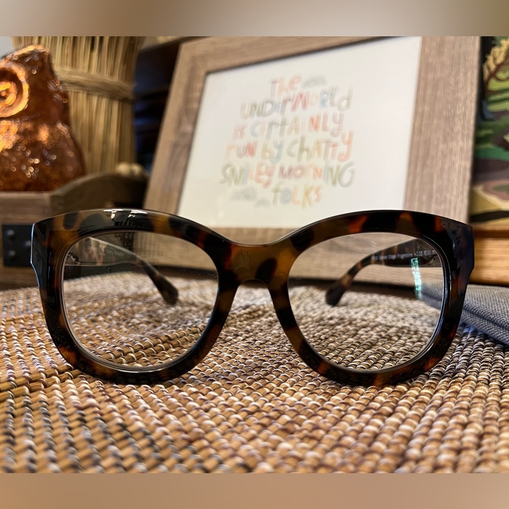 Peepers Progressives. Center Stage. Magnification +2.00. Case Included.